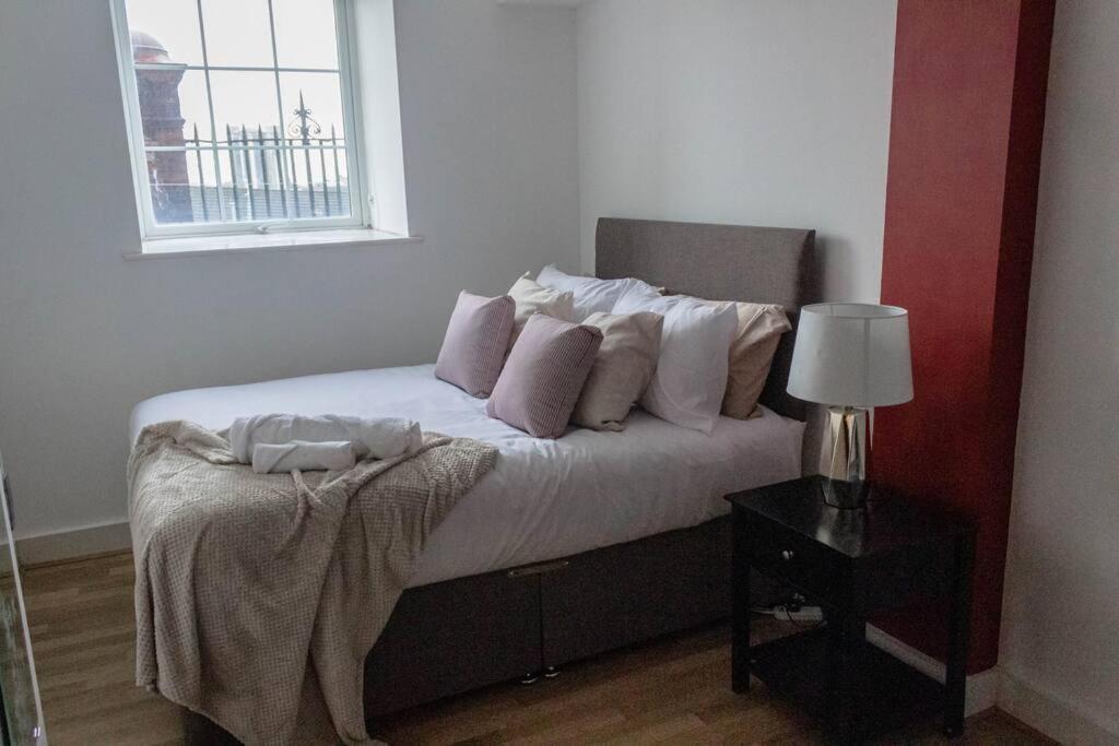 Cozy And Modern 2-Bed Apartment Swansea Kültér fotó