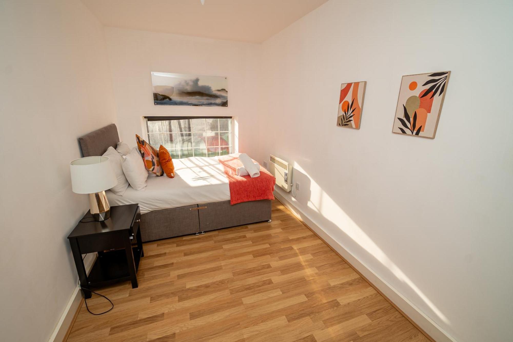 Cozy And Modern 2-Bed Apartment Swansea Kültér fotó