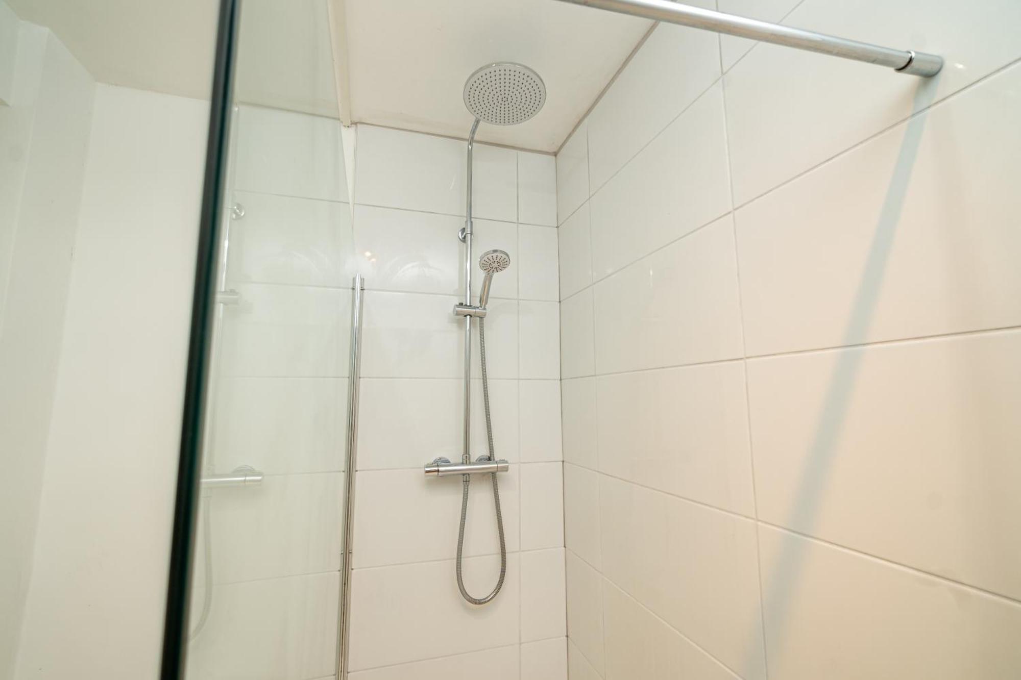 Cozy And Modern 2-Bed Apartment Swansea Kültér fotó